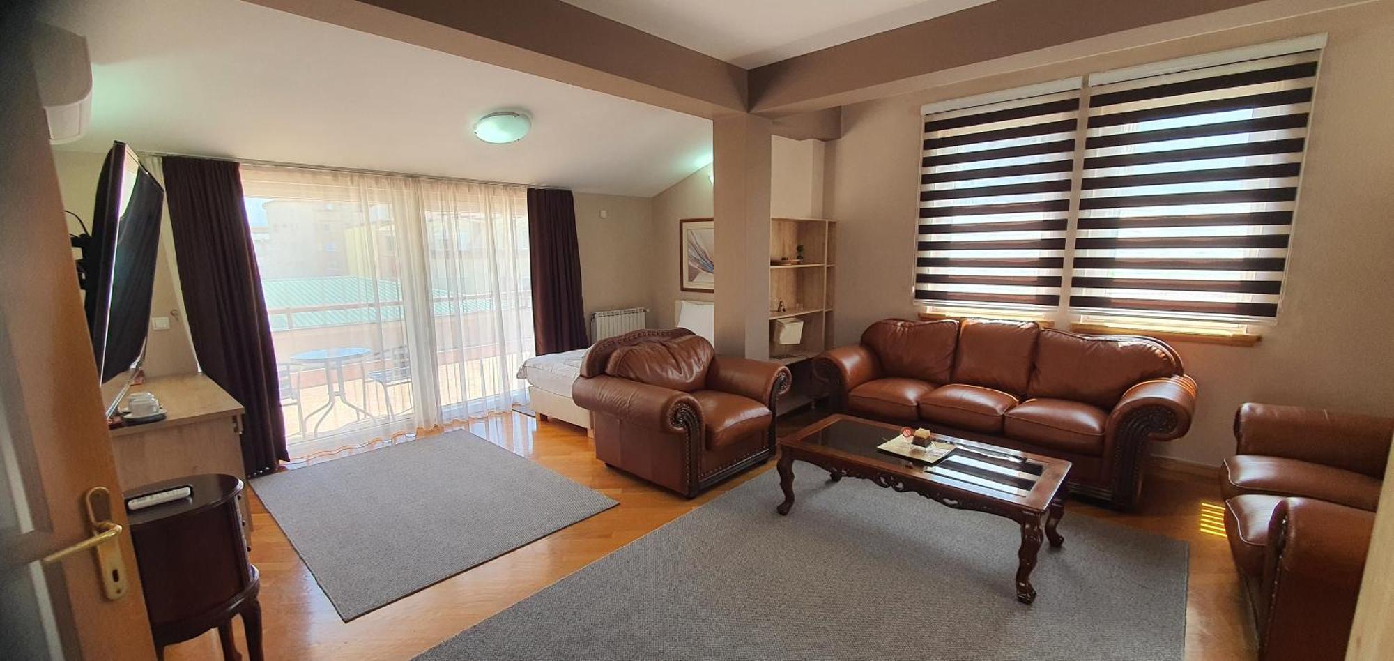 Premier Hotel Szkopje Kültér fotó